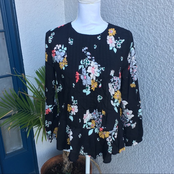 Old Navy Tops - OLD NAVY black floral peplum top XS NWT
